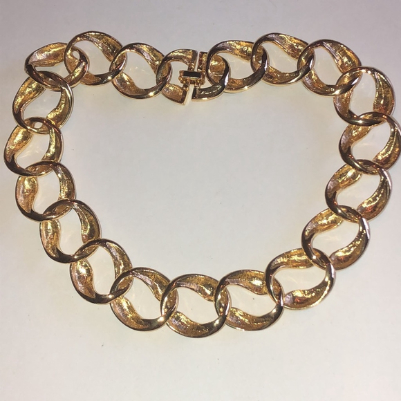 Vintage Gold Tone Black Enamel Chunky Chain Necklace - Picture 4 of 4